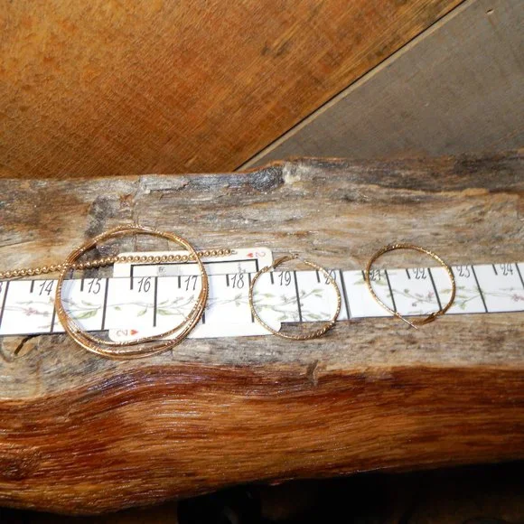 Vintage Classic Graduating Plastic Gold Bead Necklace  w/Wavy Bangles & … - Picture 5 of 6